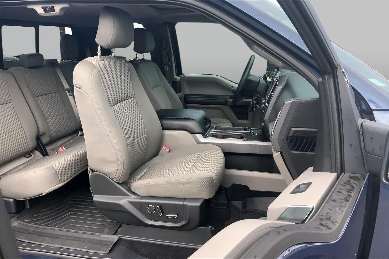 Used 2015 Ford F150 XLT w/ Equipment Group 302A Luxury AWD/4WD image 9