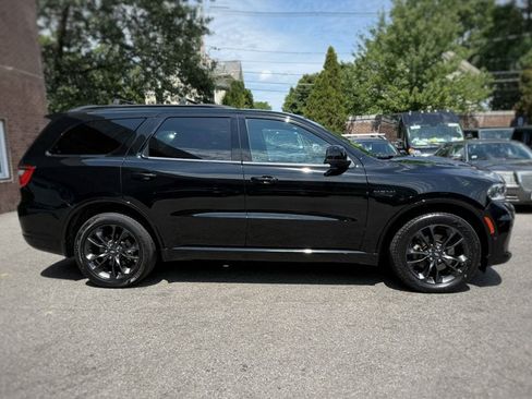 Used 2023 Dodge Durango R/T w/ Blacktop Package AWD/4WD image 4