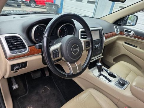Used 2013 Jeep Grand Cherokee Limited w/ Trailer Tow Group IV AWD/4WD image 13