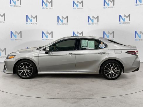 Used 2021 Toyota Camry XLE AWD/4WD image 2