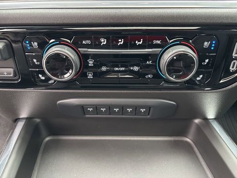 Used 2024 Chevrolet Silverado 2500 LTZ w/ LTZ Convenience Package image 46