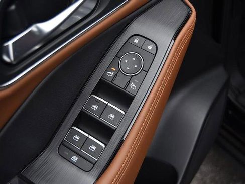 New 2026 Nissan Rogue Platinum image 9