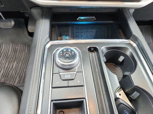 Used 2022 Ford Expedition Max XLT image 25