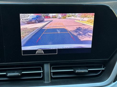 Used 2024 Chevrolet Trax LS FWD image 19