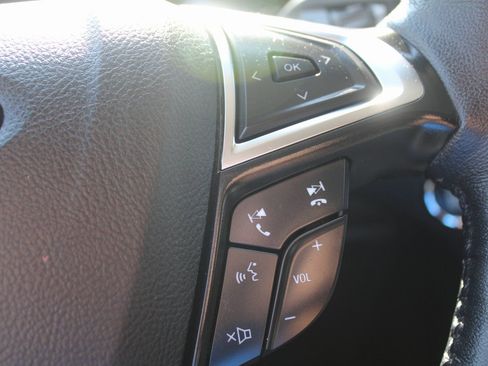 Used 2024 Ford Edge Titanium image 32