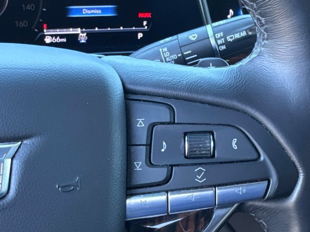 Used 2023 Cadillac Escalade Premium Luxury AWD/4WD image 30