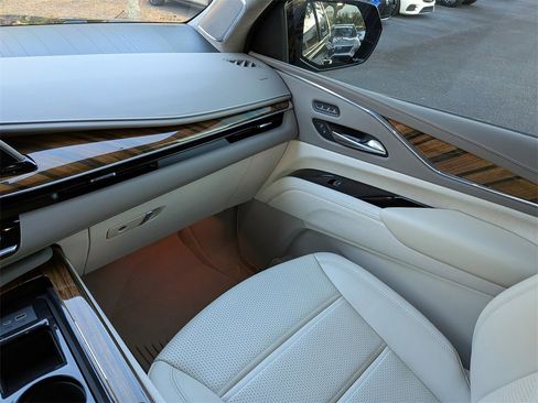 Certified 2024 Cadillac Escalade Sport Platinum w/ LPO, Floor Liner Package image 20