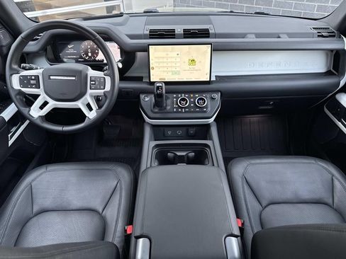 Certified 2024 Land Rover Defender 110 SE AWD/4WD image 18