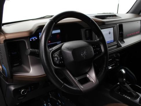 Used 2023 Ford Bronco Outer Banks AWD/4WD image 16