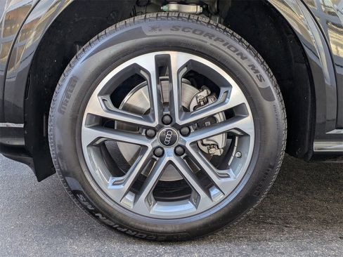 Used 2025 Audi Q5 Premium w/ Convenience Package image 25