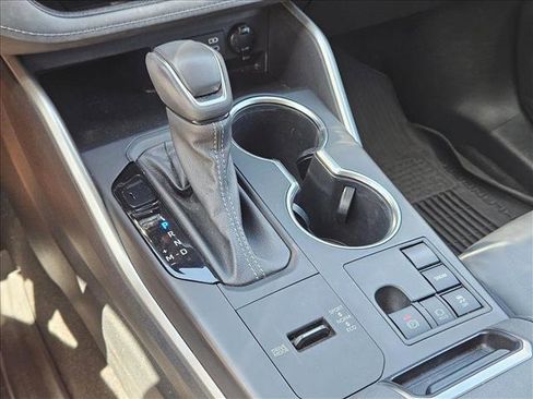 Used 2023 Toyota Highlander XLE FWD image 12