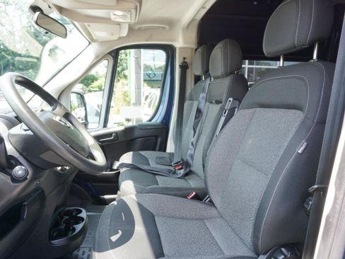 Used 2021 RAM ProMaster 2500 w/ Convenience Group FWD image 11