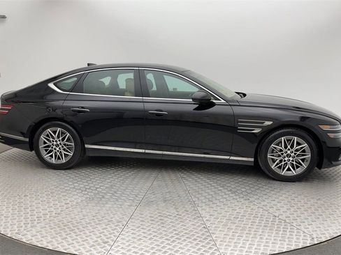 Certified 2025 Genesis G80 2.5T image 9