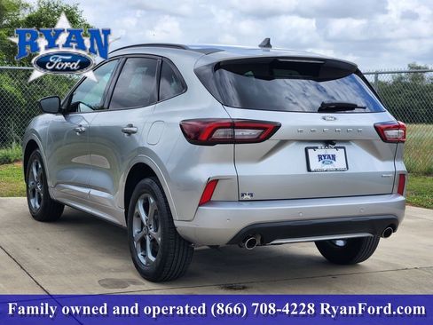 Certified 2023 Ford Escape ST-Line w/ Tech Pack #1 AWD/4WD image 3