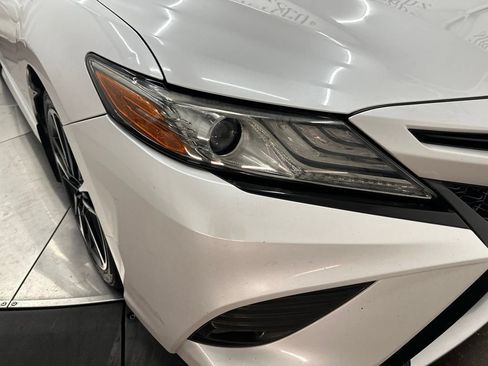 Used 2019 Toyota Camry XSE FWD image 11