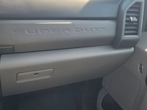 Used 2017 Ford F250 XL w/ Power Equipment Group AWD/4WD image 18