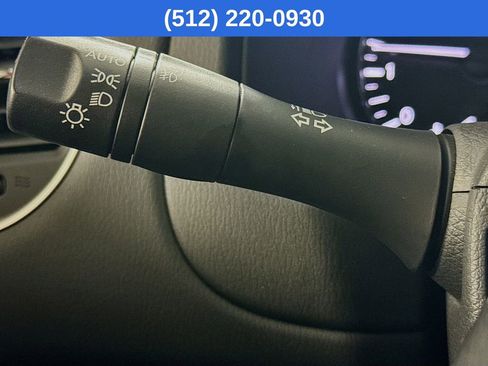 Used 2018 Nissan Pathfinder SV image 13