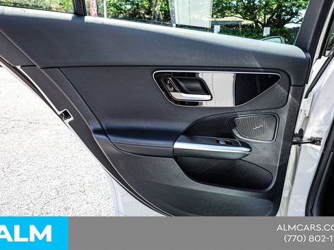 Used 2025 Mercedes-Benz C 300 Sedan image 38