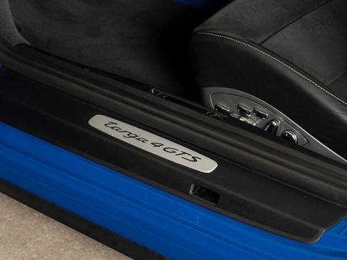 Used 2018 Porsche 911 Targa 4 GTS image 27