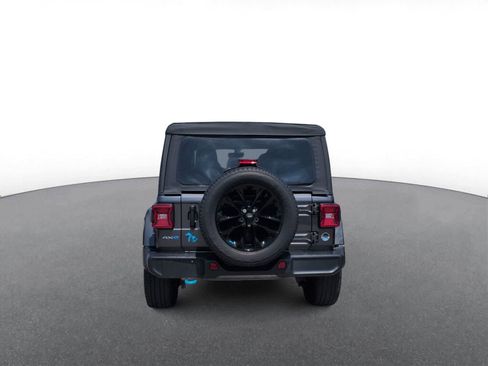 Certified 2022 Jeep Wrangler Unlimited Sahara AWD/4WD image 7