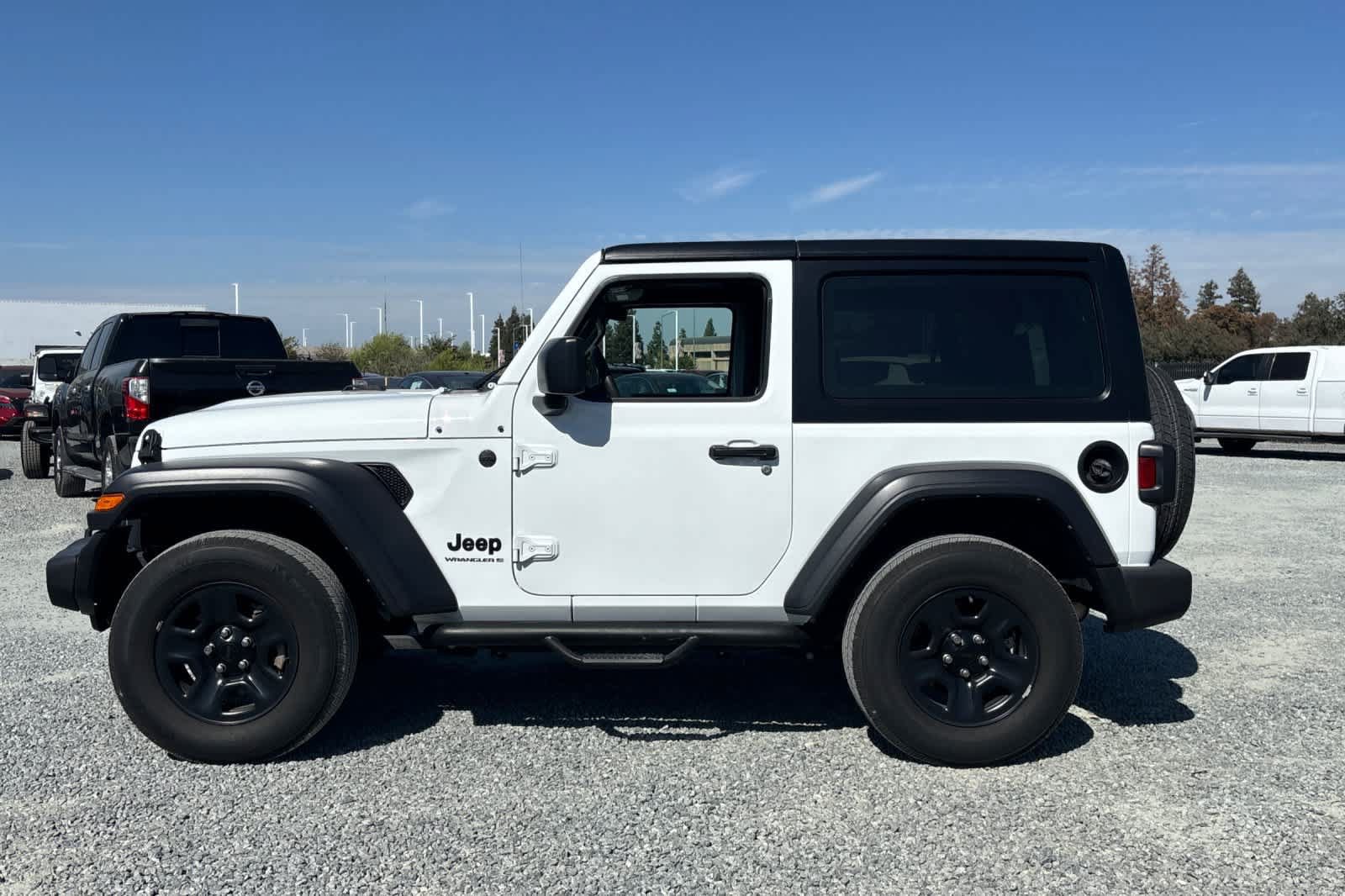 Used 2023 Jeep Wrangler Sport AWD/4WD image 6