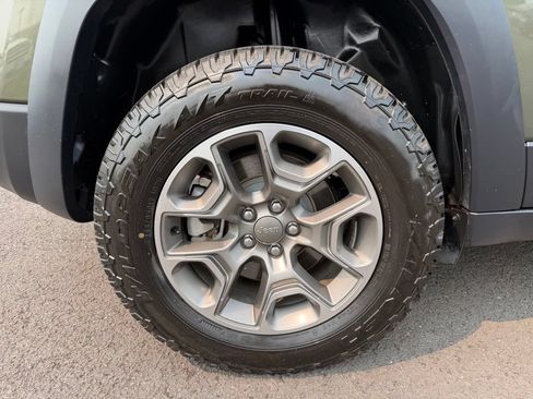 Used 2021 Jeep Cherokee Trailhawk w/ Trailer Tow Group AWD/4WD image 10