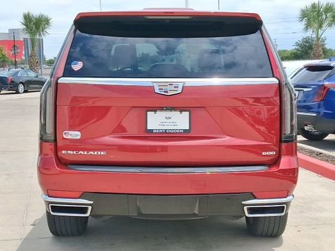 Used 2022 Cadillac Escalade Premium Luxury image 5