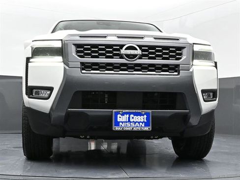 Used 2025 Nissan Frontier SL image 26