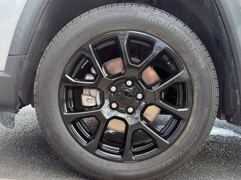 Used 2022 Jeep Compass Latitude FWD image 29