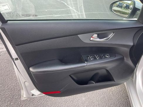 Used 2021 Kia Forte LXS image 18