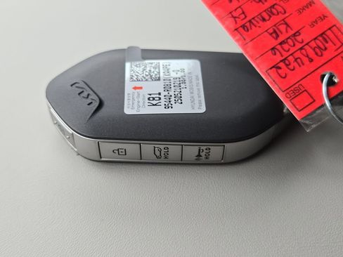 New 2026 Kia Carnival EX image 33