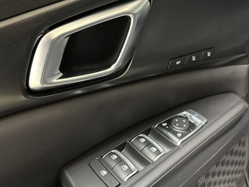 Used 2026 Kia Carnival SX w/ SX Dark Edition Package FWD image 22