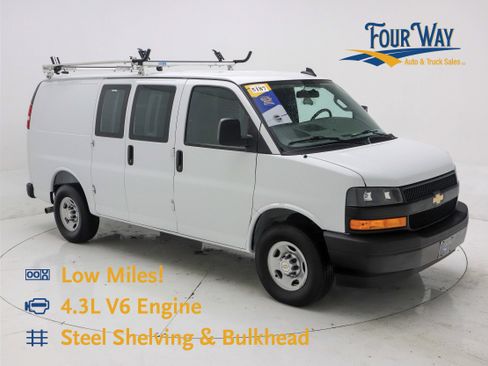 Used 2025 Chevrolet Express 2500 w/ Driver Convenience Package image 1
