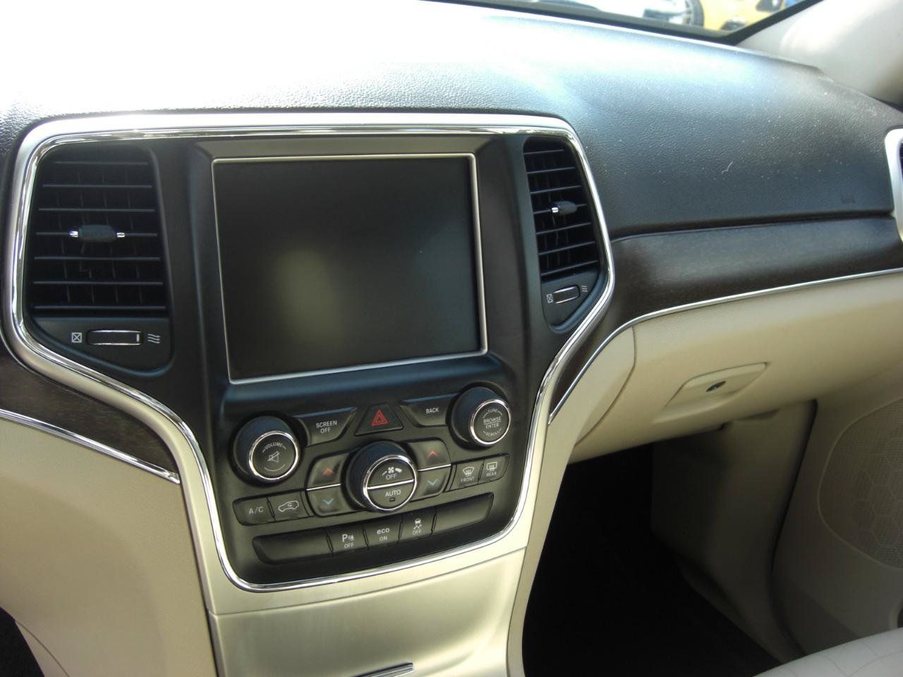 Used 2014 Jeep Grand Cherokee Limited w/ Trailer Tow Group IV AWD/4WD image 10