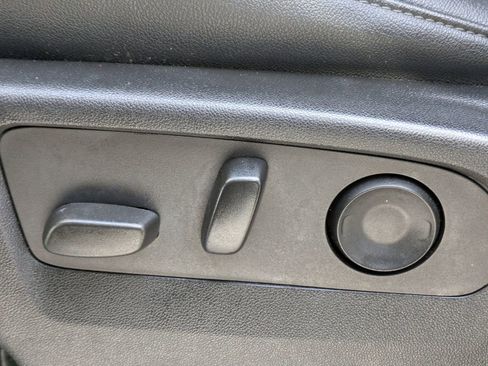 Used 2022 Chevrolet Tahoe Z71 w/ Luxury Package image 21