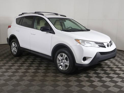 Used 2013 Toyota RAV4 LE FWD image 2