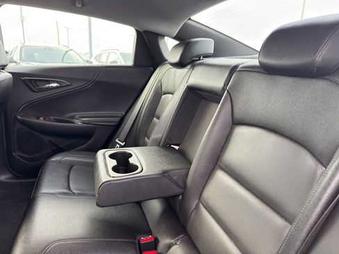 Used 2024 Chevrolet Malibu LT image 32