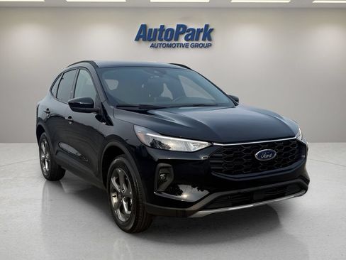 Used 2025 Ford Escape ST-Line Select AWD/4WD image 1