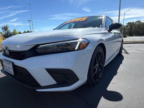 Used 2024 Honda Civic Sport image 9