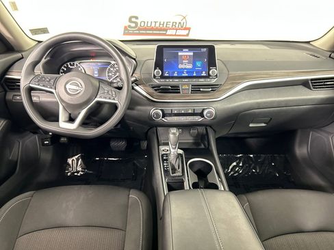 Used 2024 Nissan Altima 2.5 SV FWD image 18