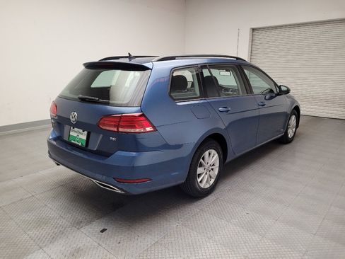 Used 2018 Volkswagen Golf S image 9