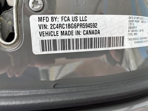 Used 2023 Chrysler Pacifica Touring-L FWD image 26