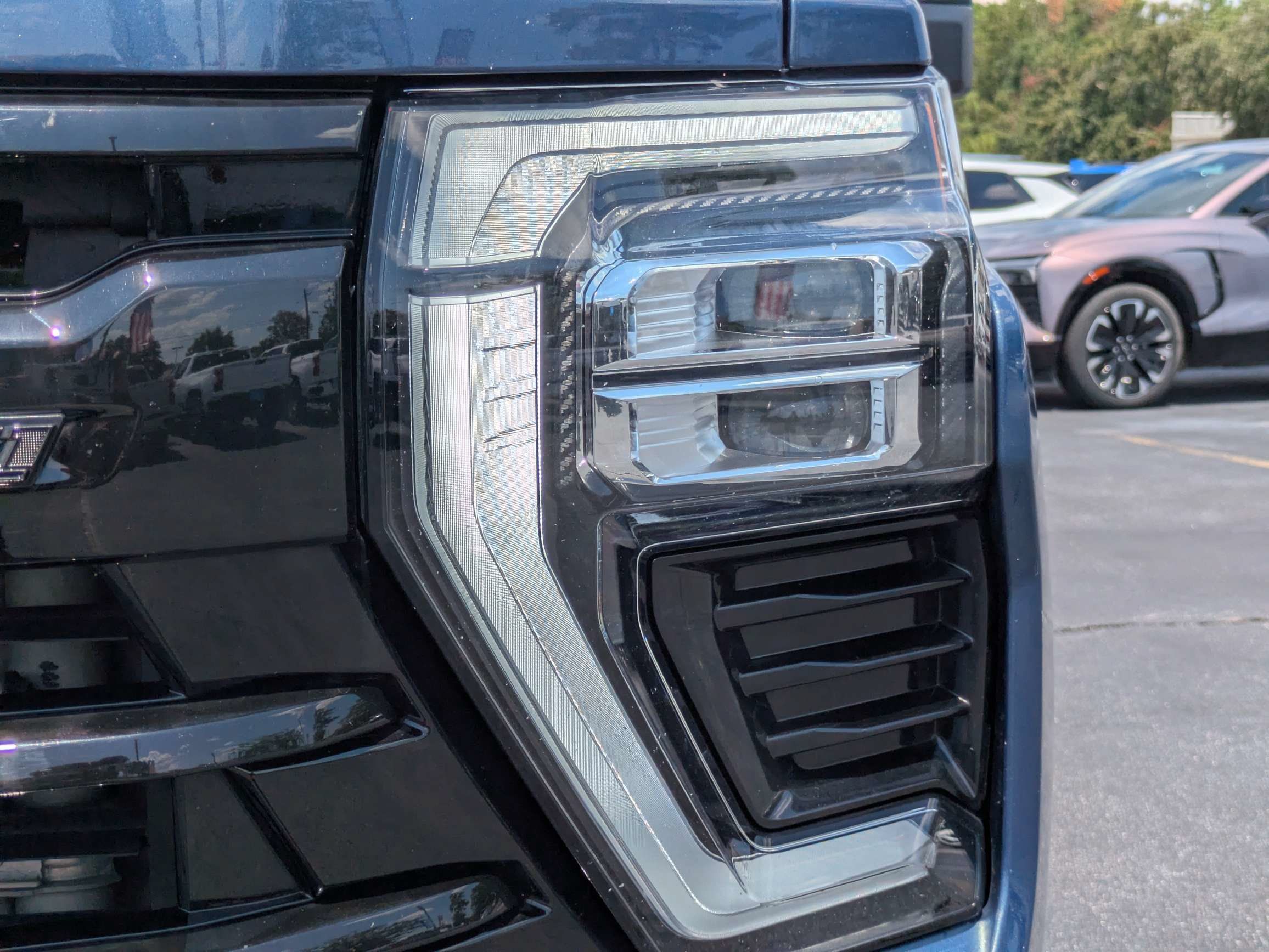 Used 2025 Chevrolet Silverado 2500 LTZ w/ LTZ Plus Package AWD/4WD image 29