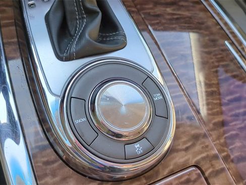 Used 2017 Nissan Armada SL image 20