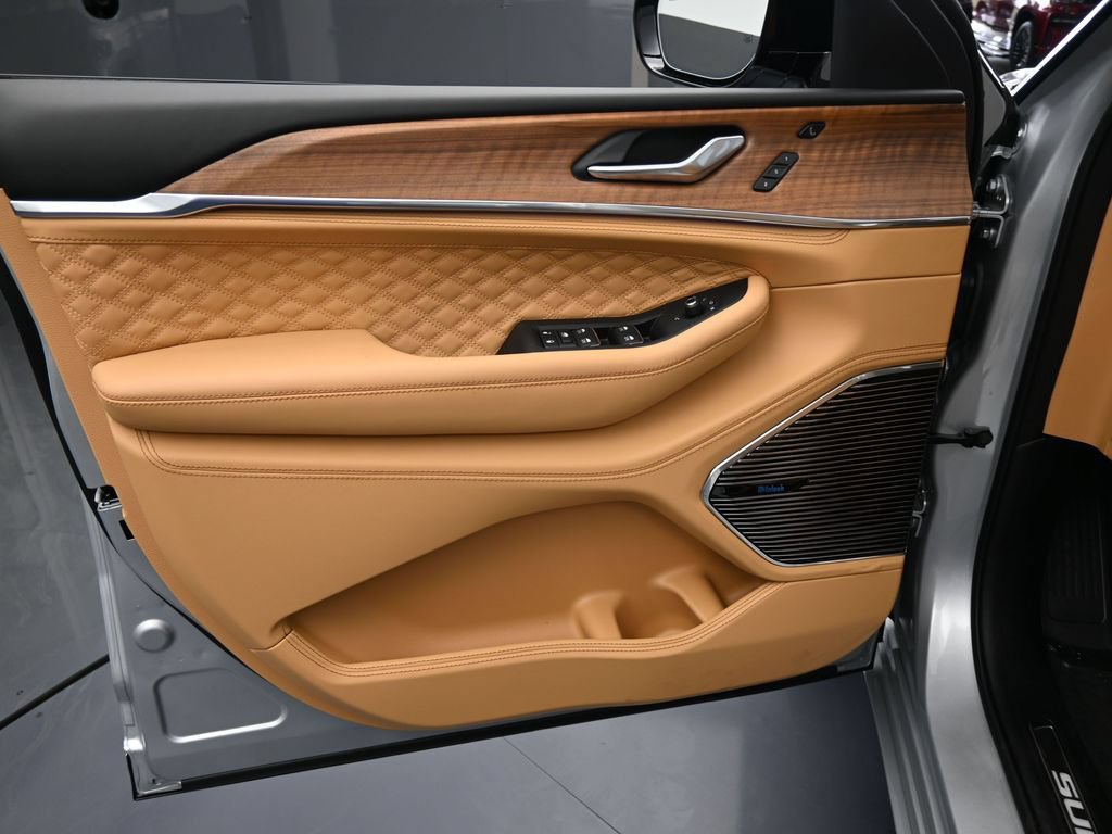 New 2025 Jeep Grand Cherokee Summit AWD/4WD image 13