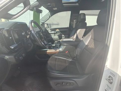 Used 2022 Chevrolet Silverado 1500 High Country w/ Technology Package AWD/4WD image 30