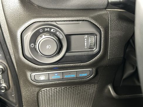 Used 2023 Jeep Wrangler Unlimited Sahara w/ Cold Weather Group AWD/4WD image 18