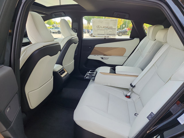 New 2026 Lexus ES 500e AWD/4WD image 6