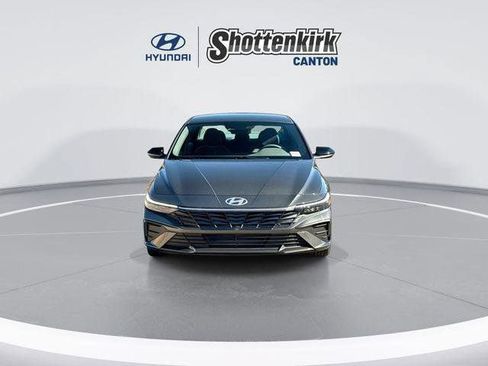 Used 2026 Hyundai Elantra Sport FWD image 3