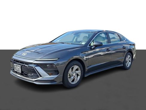 Used 2025 Hyundai Sonata SE FWD image 3
